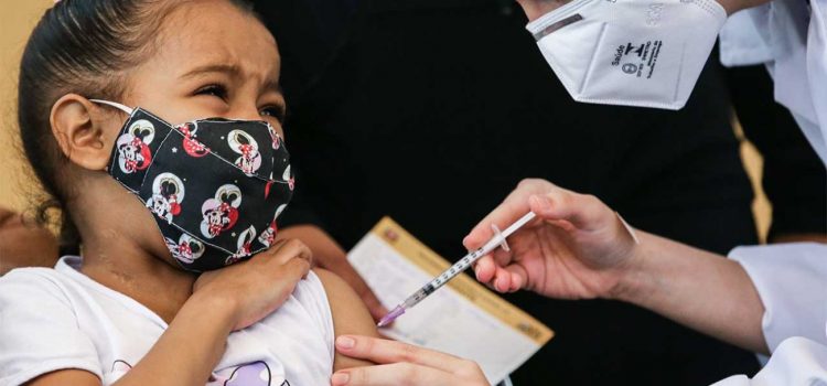 Vacunaran a menores de 5 a 11 años contra el coronavirus en el estado