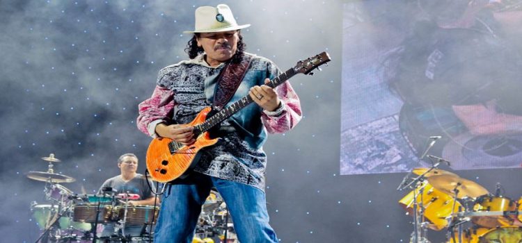 Carlos Santana se desvanece en pleno escenario