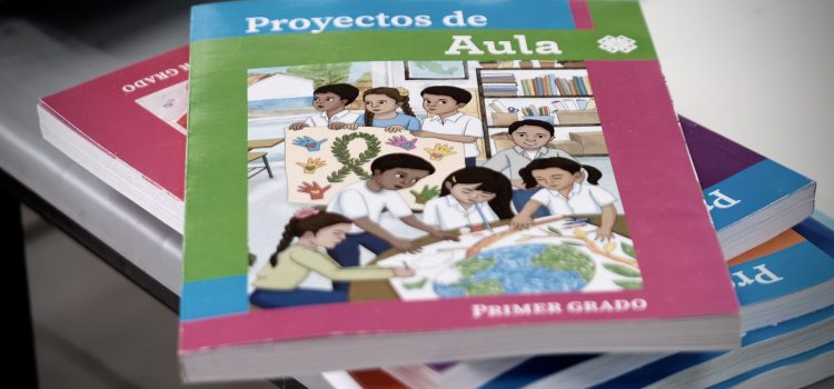 Autorizan distribución de libros de texto en escuelas de Chihuahua