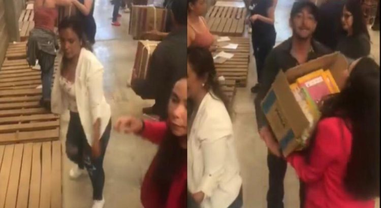 Padres y docentes “asaltan” almacén de libros de texto en Chihuahua