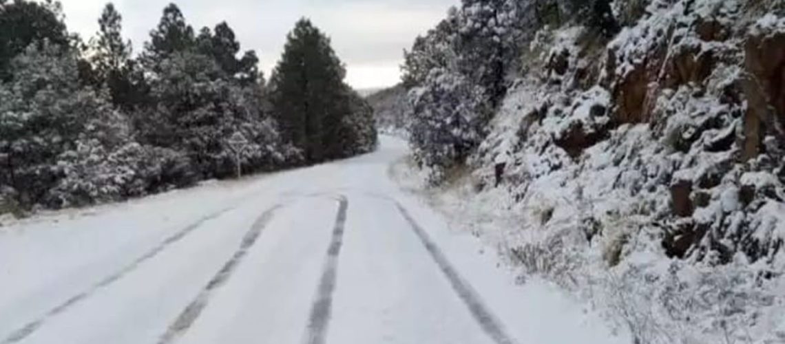 Cierres carreteros en Chihuahua por nevadas