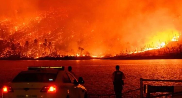 Desalojo masivo en California: el incendio Thompson obliga a miles a evacuar