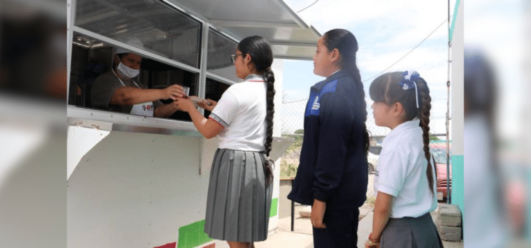 Reciben desayunos calientes más de 5 mil estudiantes gracias al DIF Estatal