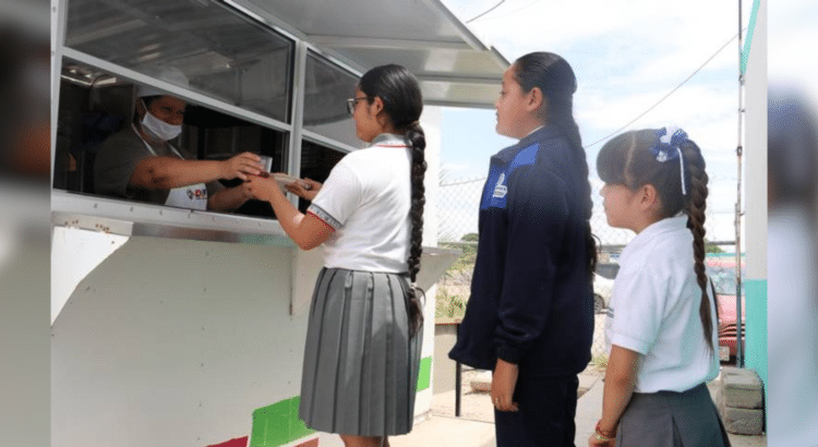 Reciben desayunos calientes más de 5 mil estudiantes gracias al DIF Estatal