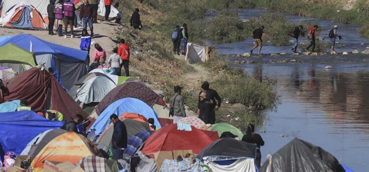 Chihuahua instala 5 mega campamentos para migrantes ante amenaza de deportaciones masivas