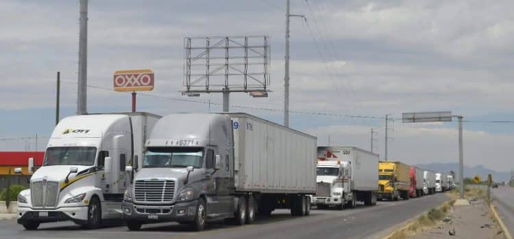 Diariamente cruzan por Chihuahua 3 mil 700 tráileres rumbo a Estados Unidos