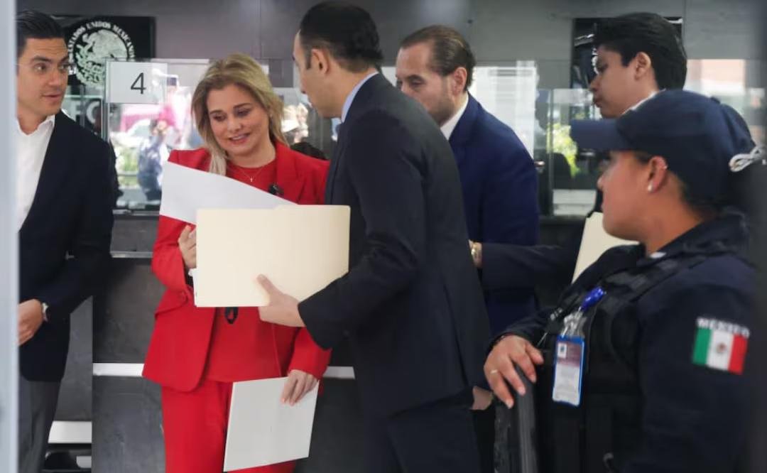 Maru Campos, acude a la FGR en CDMX y denuncia intento de fabricarle un caso
