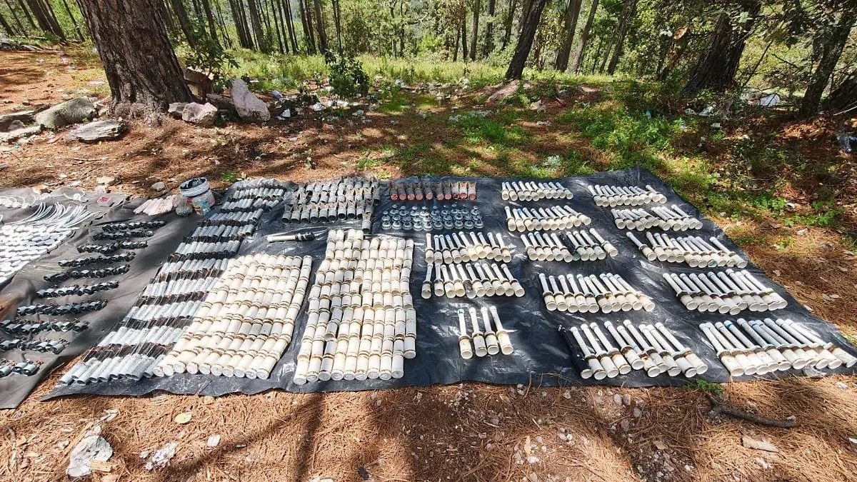 Aseguran AEI y DEFENSA centro de almacenamiento y fabricación de artefactos explosivos en Guadalupe y Calvo