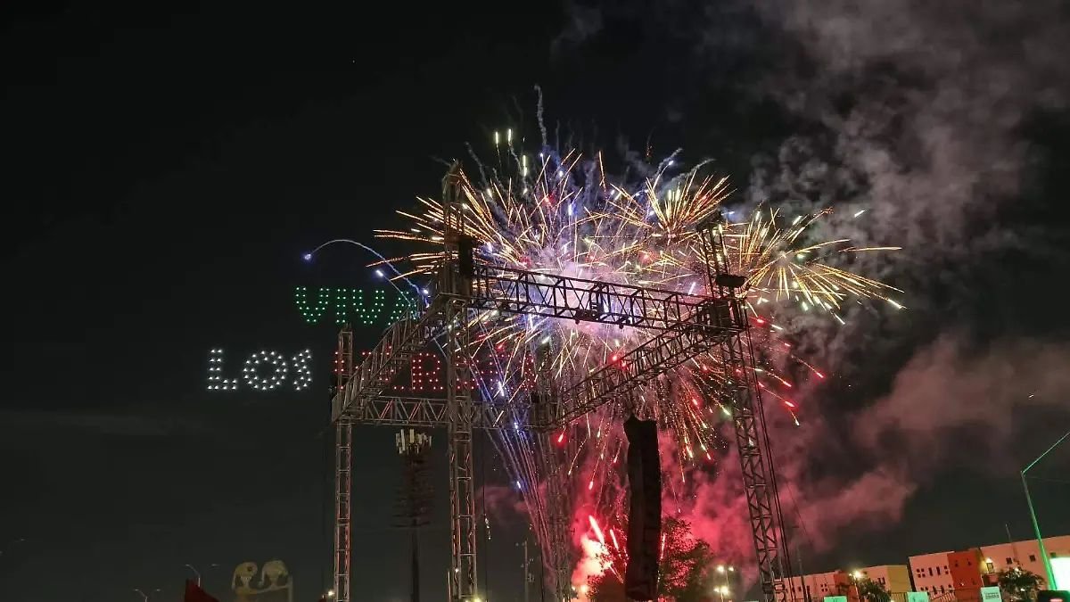 “¡Viva el heroico e indomable pueblo de Ciudad Juárez!”: Ortiz Orpinel encabeza Grito ante miles de personas